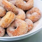 Mini-donuts Mini hot donuts sprinked